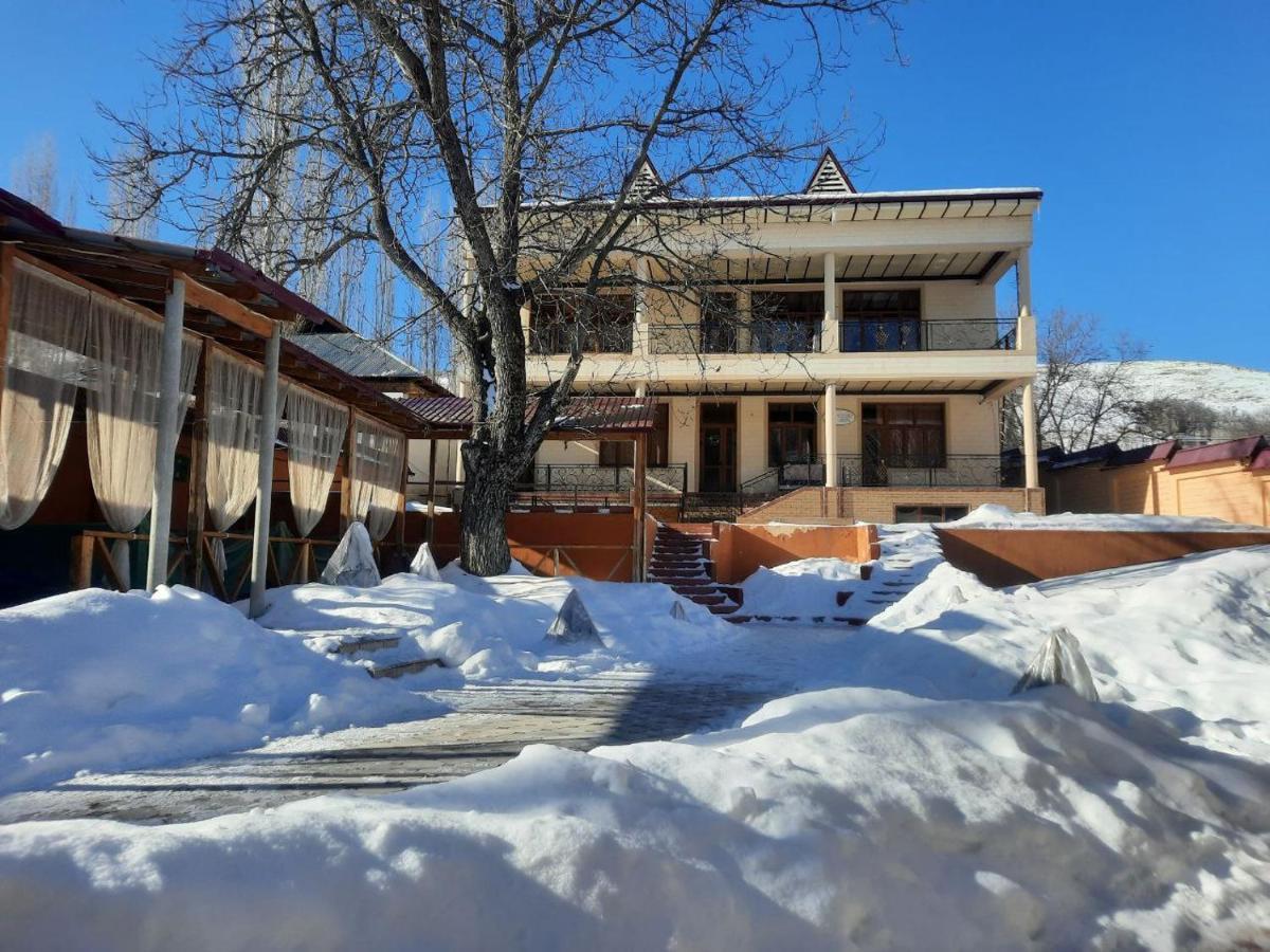 Hotel Зона Отдых Apachi В Горах Чимган Zewnętrze zdjęcie